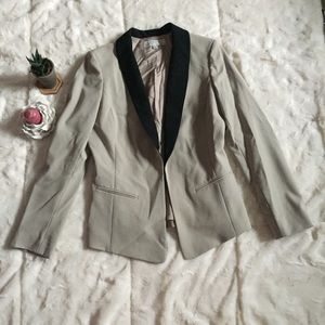 Tahari Fitted Taupe Blazer with Black Lapel
